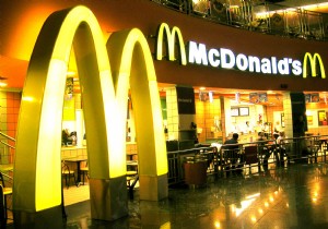 McDonald's'ın küresel satışları üçüncü çeyrekte de geriledi