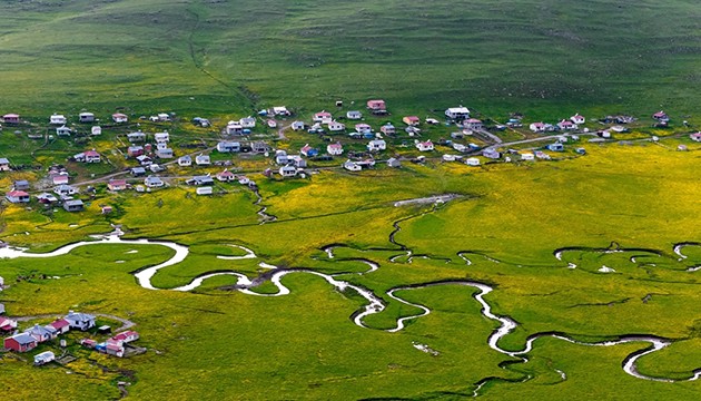 Mendereslerde ilkbahar manzaraları