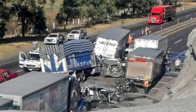 Meksika'da kamyon dehşet saçtı: 4 ölü