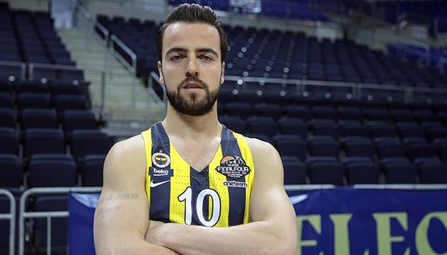 Ünlü basketbolcu alkollü yakalandı