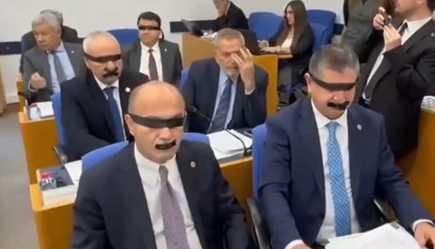 Meclis'te milletvekillerinden Halk TV protestosu