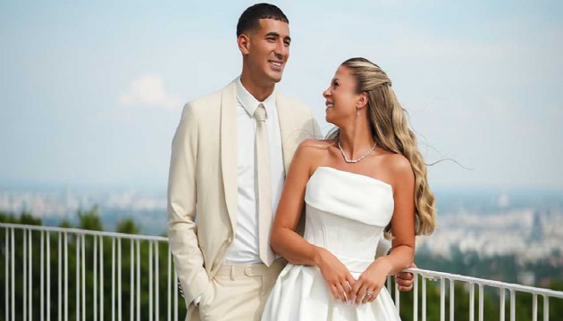 Mert Müldür nişanlandı