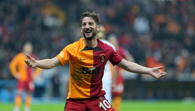 Galatasaray'da Mertens sevinci