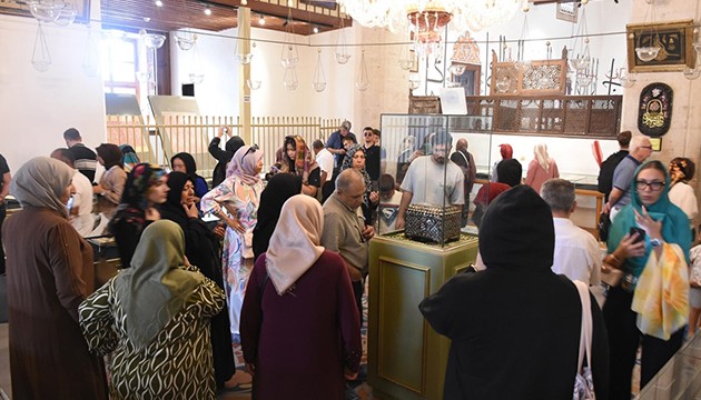 Milli maça gelen Mevlana'yı ziyaret etti