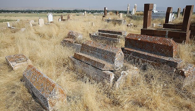 Tarihi mezarlık turizme kazandırılıyor