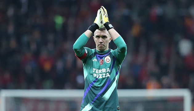 Muslera ayrılıyor mu? Özbek'ten açıklama