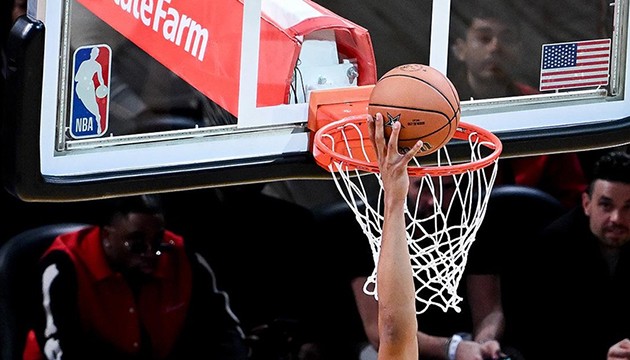 Lakers seriyi 1-1'e getirdi