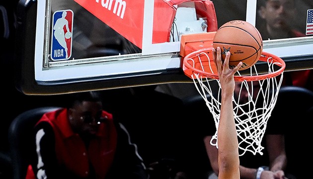 Antetokounmpo 'triple-double' yaptı