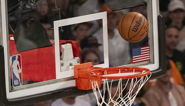 Knicks ilk galibiyetini aldı