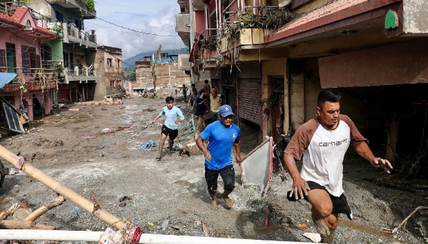 Nepal'de sel felaketinde can kaybı 1355'e yükseldi