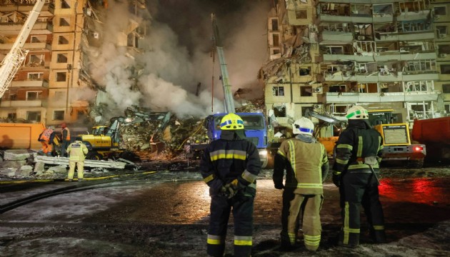 Zelenskiy, füze saldırısında ölü sayısının 25'e çıktığını duyurdu