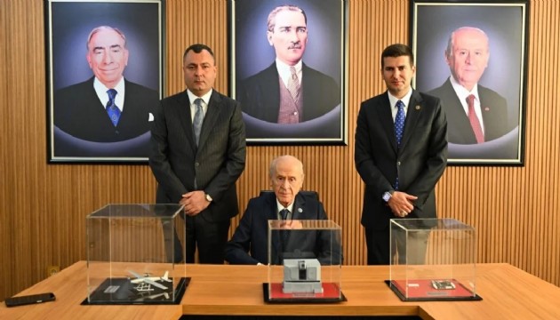 Bahçeli'den Ülkü Ocakları'na ziyaret