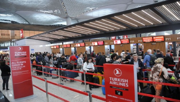 İstanbul'daki havalimanlarında Ramazan Bayramı yoğunluğu