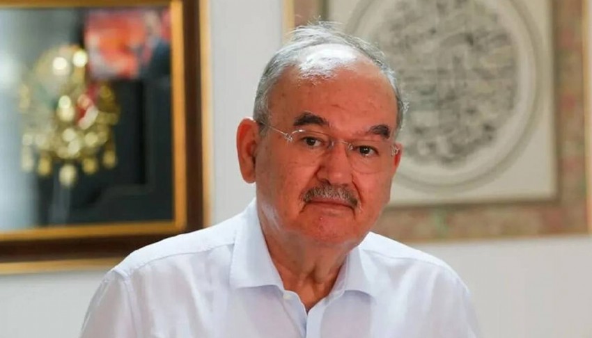 Burhan Özfatura vefat etti