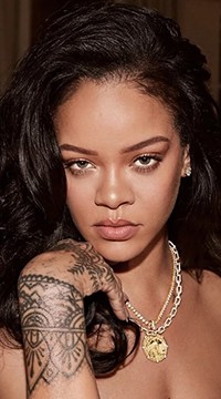 Rihanna'nın evine saldırı düzenlendi