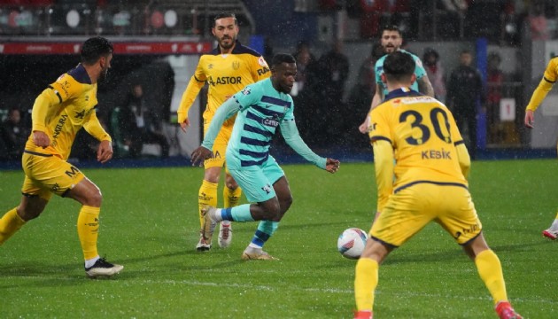 Çaykur Rizespor, Ankaragücü'nü 2 golle yıktı