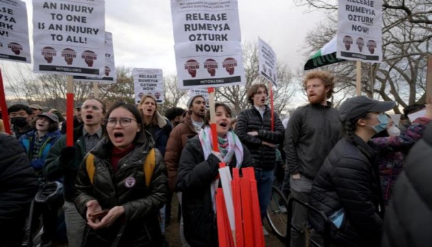 ABD en az 300 yabancı öğrencinin vizesini iptal etti