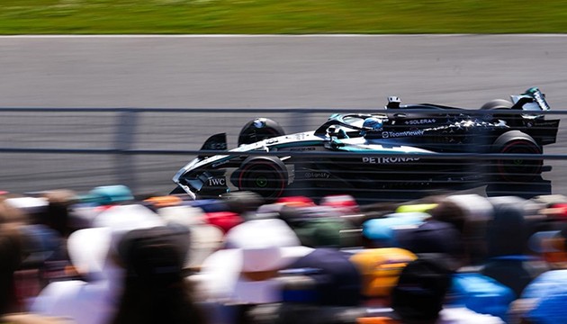 Kanada'da ilk sıra Russell'ın