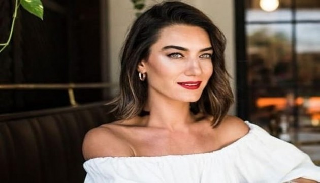 Güzellik Kraliçesi 6 yıllık aşkını bitirdi