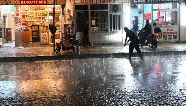 Osmaniye'de sağanak hayatı sabote etti