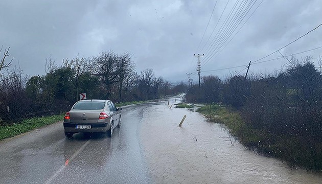 Çanakkale'de sağanak etkili oldu