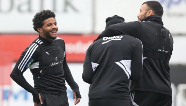 Beşiktaş'a derbi öncesi iki şok birden