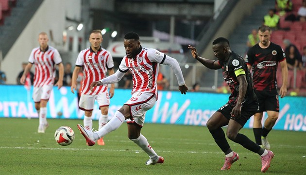 Samsunspor evinde galip