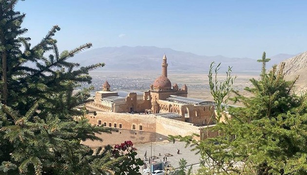 İshak Paşa Sarayı'na yoğun ilgi