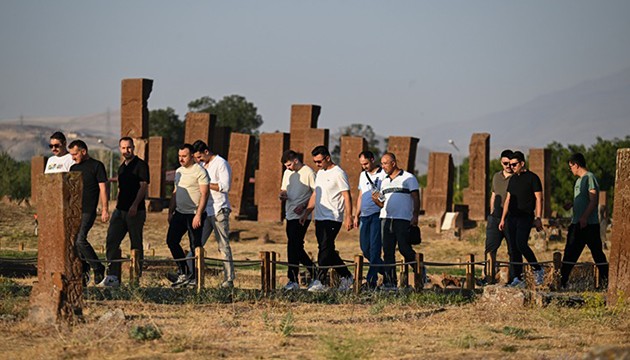 Selçuklu Meydan Mezarlığı'nda yoğunluk