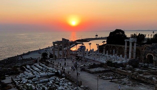 Side'de eşsiz manzaralar