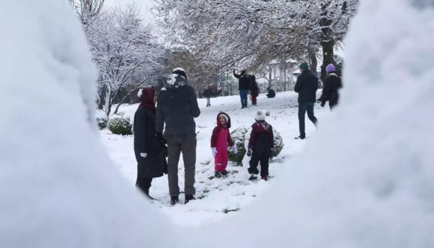 İstanbul'un 5 ilçesinde okullar tatil edildi