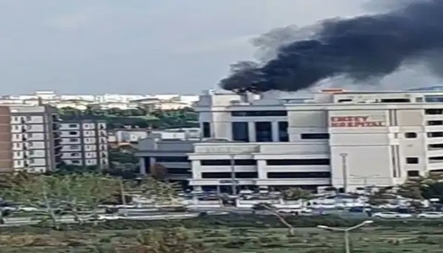 Pendik'te hastanede yangın çıktı