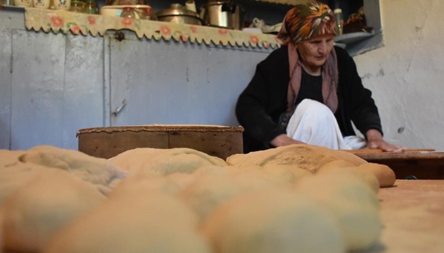 Kışlık yiyecek mesaisi başladı