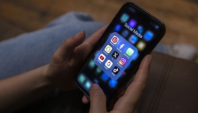 Komşuda sosyal medya yasağı