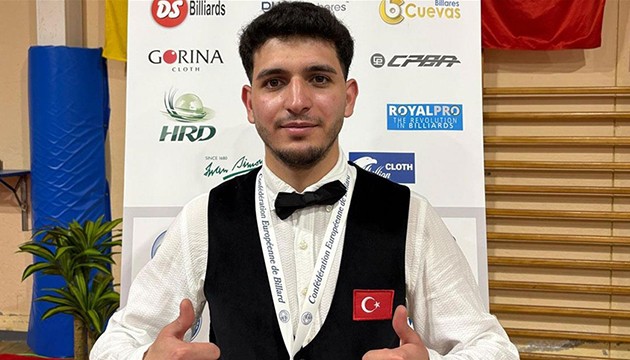 Milli sporcudan gümüş madalya