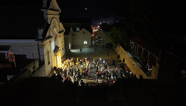 Suriye'de Noel ışıklandırması yapıldı