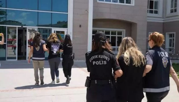 Evinin önünde katledildi