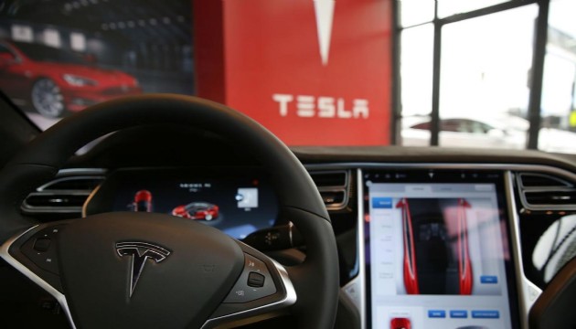 Tesla binlerce aracını geri çekiyor