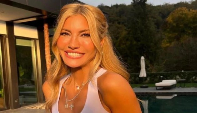 Çağla Şıkel'in dudakları olay oldu!