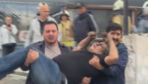 Kadıköy’de 8 katlı binada yangın