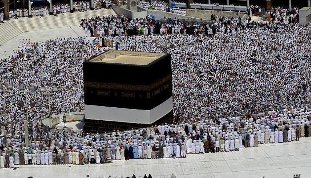 Kabe'de umreci rekoru: Yarım milyona ulaştı