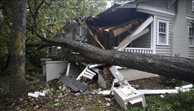 ABD'deki şiddetli fırtınalar nedeniyle yaklaşık 500 bin kişi elektriksiz kaldı