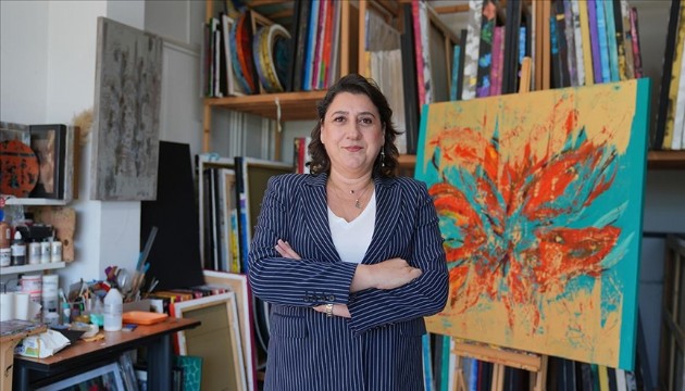 Ressam Yasemen Latife Ayvaz 