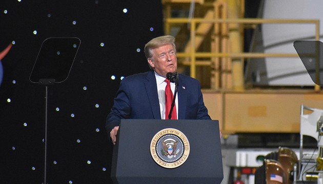 Trump, milyarder iş insanını o görevden çekti!