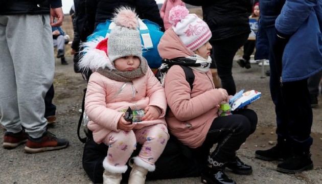 Ukrayna'dan tahliye edilen çocuklar Türkiye'ye getiriliyor