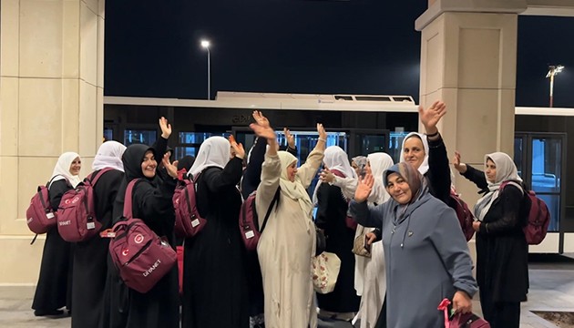 Şehit yakınları umreye uğurlandı