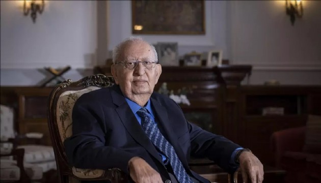 Hüsamettin Cindoruk hayatını kaybetti