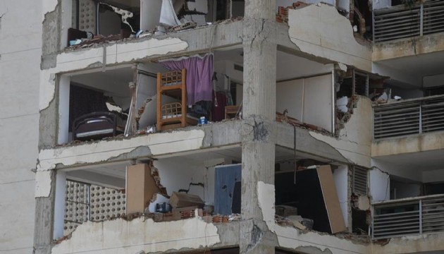 Depremde can kaybı 235'e yükseldi