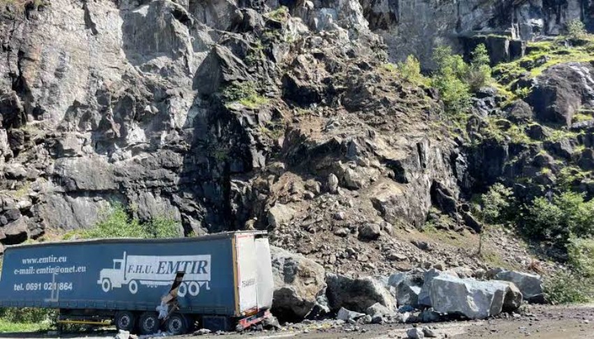 Artvin'de heyelan: 1 kişiden acı haber