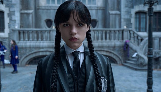 Wednesday dizisi geri dönüyor